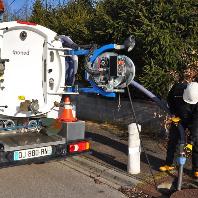 D&eacute;bouchage / Curage / Assainissement / Vidanges fosses G&eacute;rardmer 13
